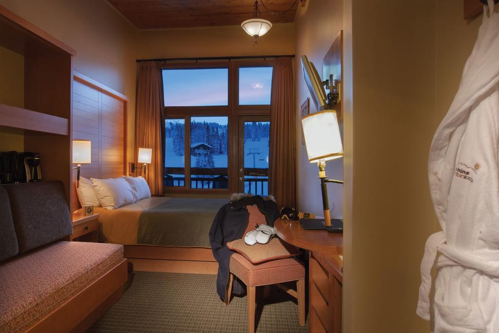 ซันไชน์ เมาน์เท็น ลอดจ์ Hotel แบมฟ์ ภายนอก รูปภาพ