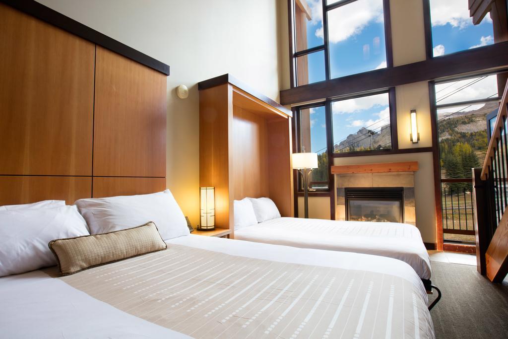 ซันไชน์ เมาน์เท็น ลอดจ์ Hotel แบมฟ์ ภายนอก รูปภาพ